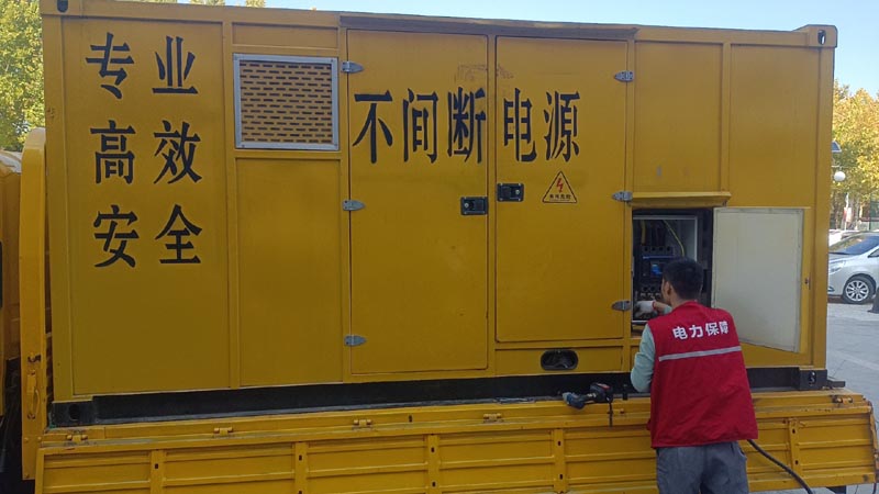 宿城柴油发电机组和UPS电源配合使用时，如何避免切换过程中的电力中断？